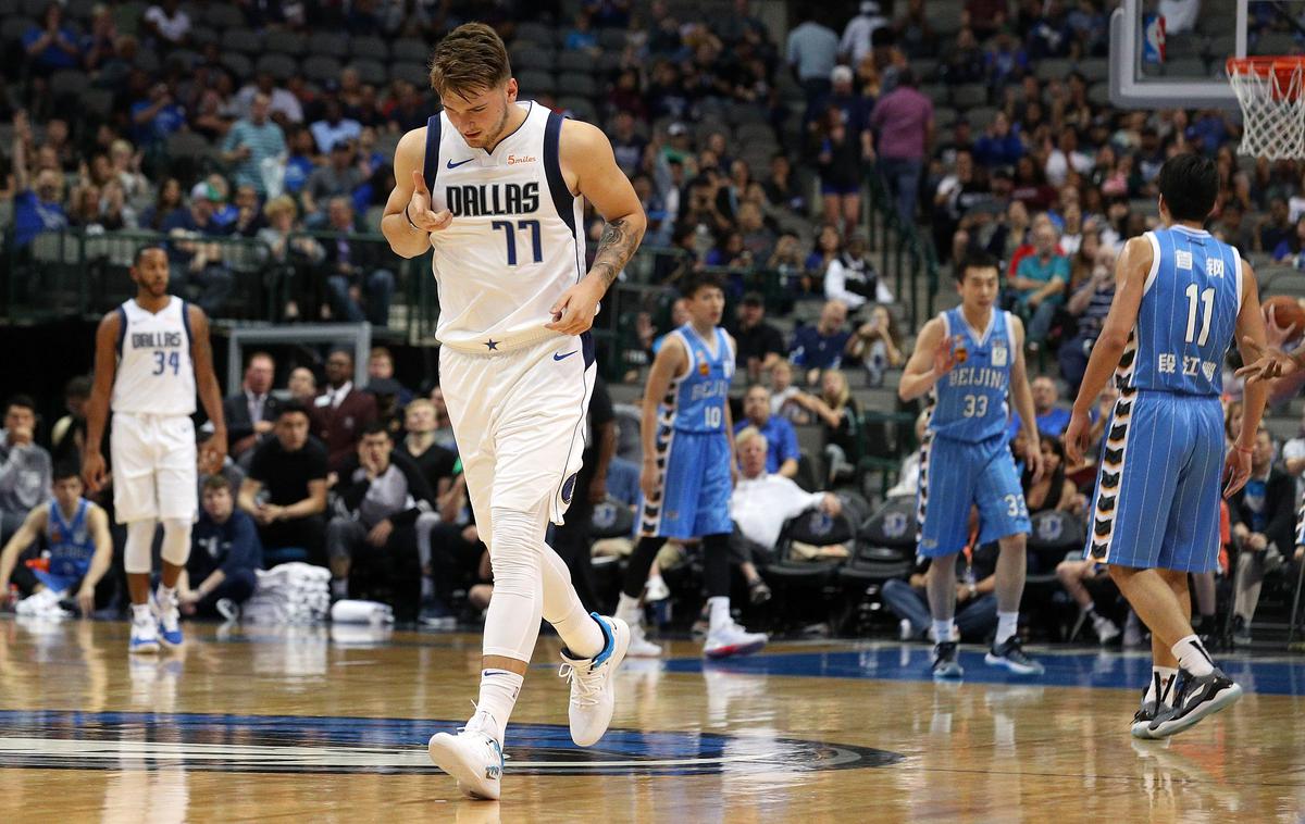 Luka Dončić | Luka Dončić je zablestel že ob premieri v ligi NBA. Na pripravljalni tekmi svojega moštva je bil najboljši posameznik Dallasa. | Foto Getty Images