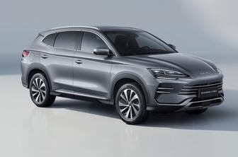 Sprememba strategije: kitajski BYD iz evropskih tovarn tudi s hibridi