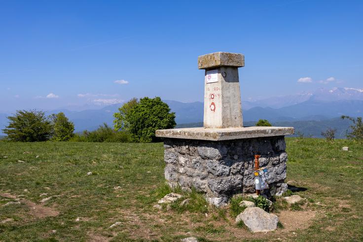 Korada je visoka 812 metrov in ima lepe razglede proti severu. | Foto: Matej Podgoršek