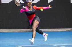 Prerojena Serena Williams melje naprej