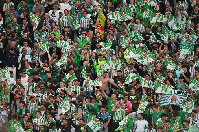 Betis | Betis s številčno navijaško podporo tudi v Firencah. | Foto Reuters