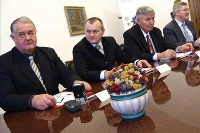 Šest mestnih občin podpisalo pogodbo o obveznostih pri EPK 2012