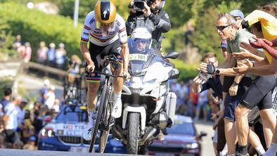 Izjemna vožnja Remca Evenepoela, ki je prišel tudi do rumene majice, Pogačar tudi za Vingegaardom