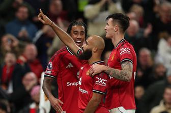 Arsenal se je utrdil v vodstvu, šok za City. Šeško do asistence ob zmagi Uniteda.