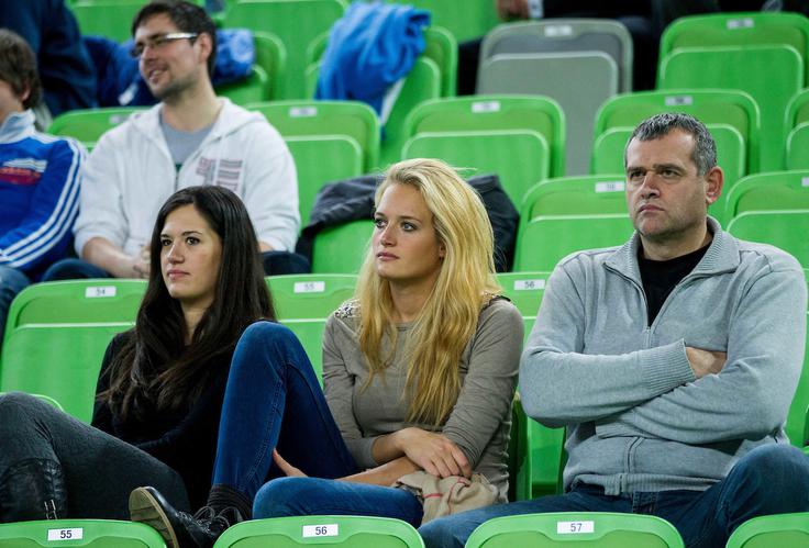 Slavko Kotnik in njegovi hčerki Katja in Tjaša. | Foto: Vid Ponikvar