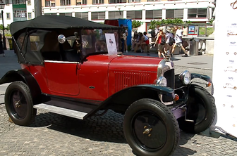 Razstava starodobnikov: ljubezen do citroënov je kot virus #video