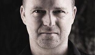 Oblikovalec leta je Damjan Uršič