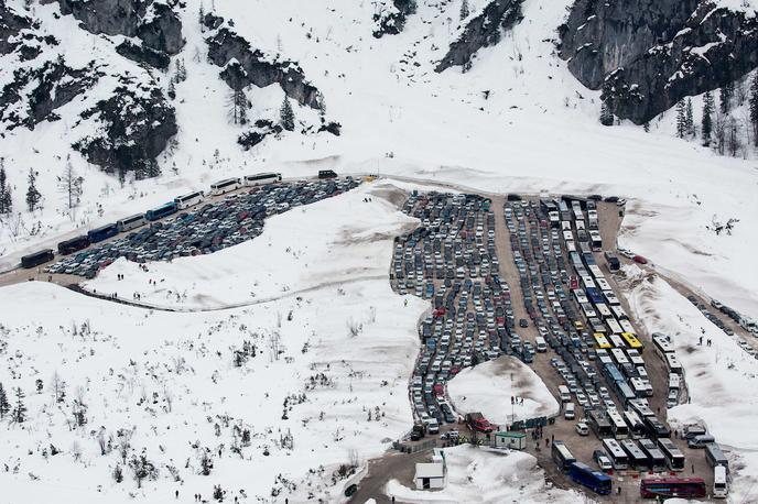 Planica promet | Organizatorji gledalce pozivajo, naj se do prizorišča iz Kranjske gore in okolice odpravijo z brezplačnimi avtobusnimi prevozi.  | Foto Vid Ponikvar