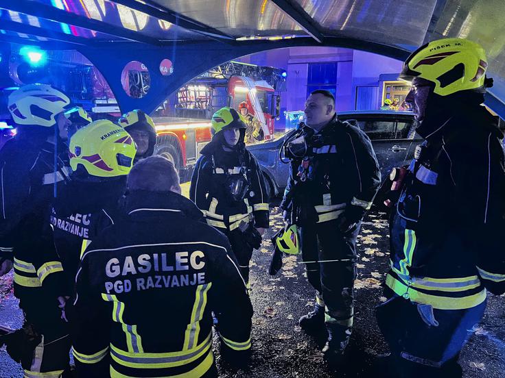 požar, Maribor, blok, gasilci | Foto: PGD Razvanje/Gregor Mandl/Facebook