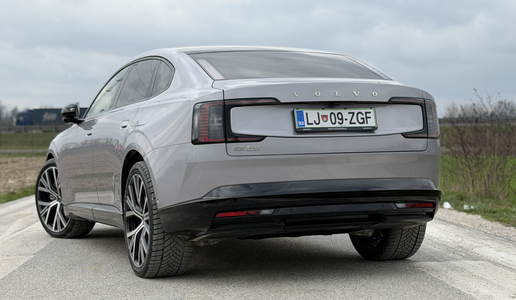 Marsikdo se je obrnil – nič čudnega: sodil bo med najbolj vpadljive limuzine