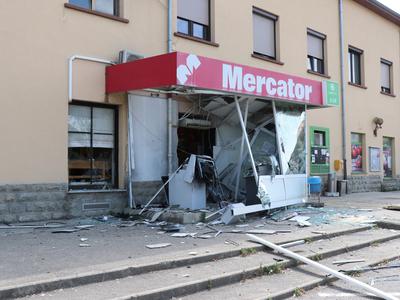 Policija ugotovila, kdo stoji za napadi na več bankomatov na Primorskem