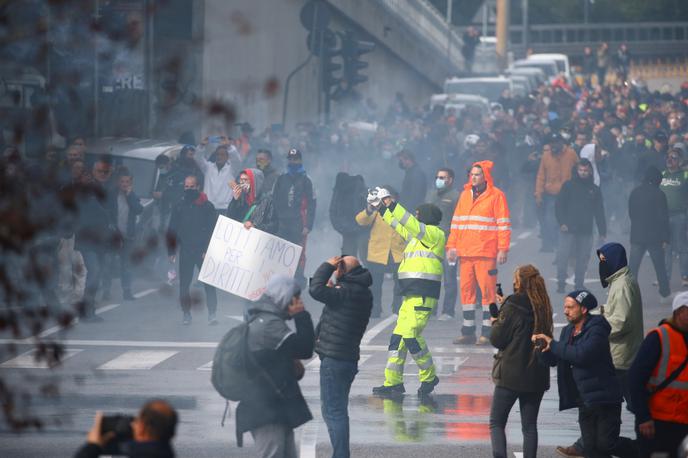 Protest v Trstu | Foto Reuters