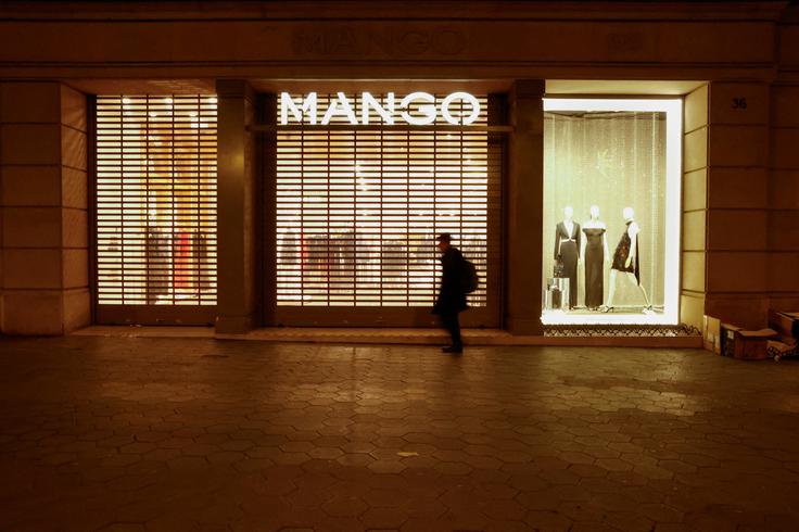 Po podatkih s spletne strani družbe ima Mango okoli 2.700 fizičnih trgovin na 120 trgih, zaposluje pa več kot 16.400 ljudi po vsem svetu. | Foto: Reuters