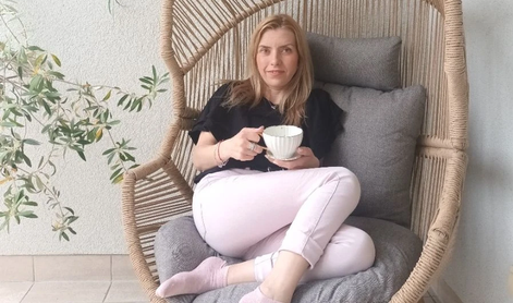 Grozljiv umor pri sosedih: ženo doma utopil, jo odvrgel v grmovje in storil samomor