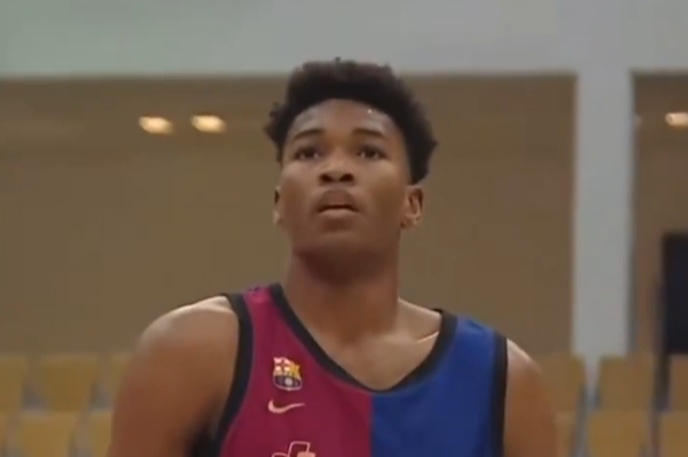 Mohamed Dabone | Mohamed Dabone navdušuje v dresu Barcelone.