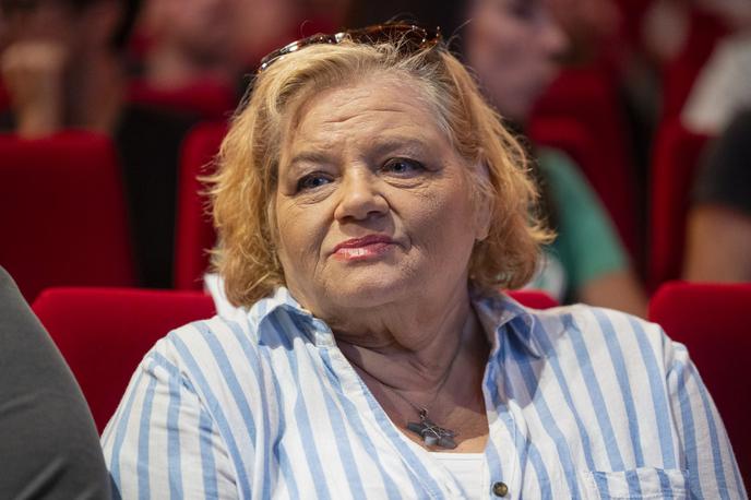 Desa Muck, pisateljica | Mladinska knjiga ji je leta 2023 namenila tudi Levstikovo nagrado za življenjsko delo. Kot so zapisali v utemeljitvi, je Muck ena izmed najbolj samosvojih sodobnih ustvarjalk za otroke in mladino na Slovenskem. | Foto Bor Slana/STA