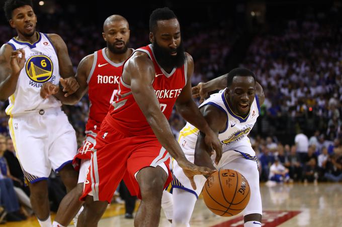 James Harden je k zmagi Houstona prispeval 27 točk, šest skokov in deset podaj. | Foto: Getty Images