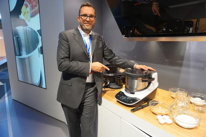 Svetovna premiera univerzalnega kuhinjskega aparata Bosch Cookit, v katerega je vgrajeno veliko slovenskega znanja in ustvarjalnosti, je potekala prve dni septembra na letošnjem sejmu IFA v Berlinu, ki je največji svetovni sejem potrošniške elektronike in gospodinjskih aparatov. | Foto: BSH Hišni aparati