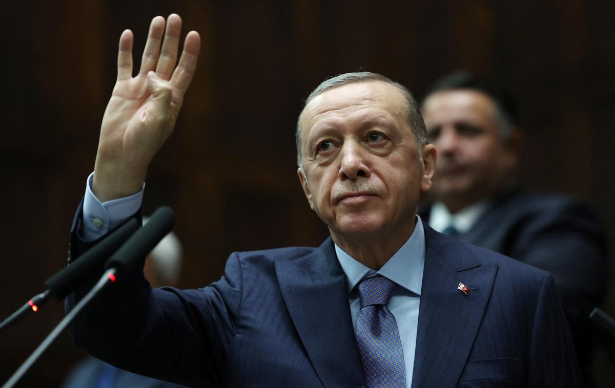 Recep Tayyip Erdogan |  "Še naprej bomo uspešni in zmagovalni. Tega ne more preprečiti nobena imperialistična sila," je Erdogan dodal v svojem večernem nagovoru sodržavljanom v Istanbulu. | Foto Reuters