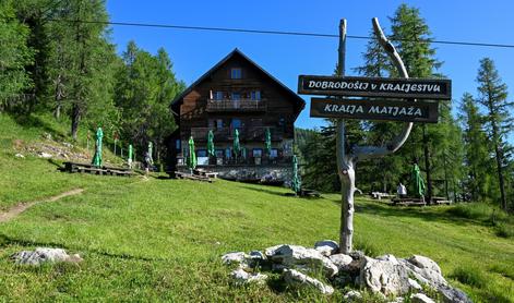 Dom na Peci v stiski, pomagamo lahko tudi planinci #video