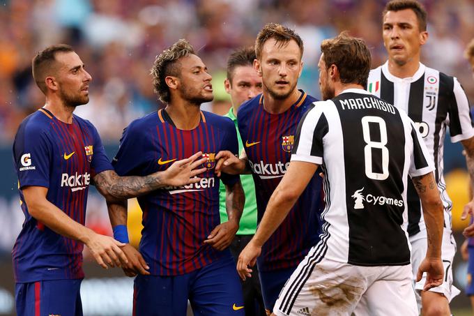 Barcelona je na severnoameriški turneji, ko je osvojila prijateljski turnir (pokal prvakov), premagala tudi Juventus.  | Foto: Reuters