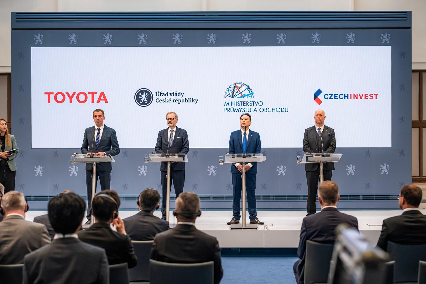 Toyota investuje 680 miliónov eur do rozšírenia továrne v Kolíne. Po prvýkrát v Európe sa tu bude vyrábať elektromobil značky Toyota, čo predstavuje historický krok pre japonského výrobcu aj pre Českú republiku.