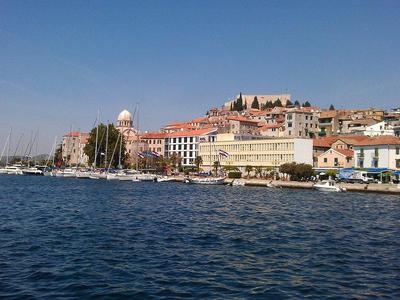 Šibenik: Slovenec s cigaretnim ogorkom povzročil požar in pobegnil