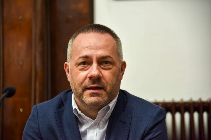 Danijel Bešič Loredan | Goljufi so zlorabili identiteto ministra za zdravje Danijela Bešiča Loredana. | Foto STA