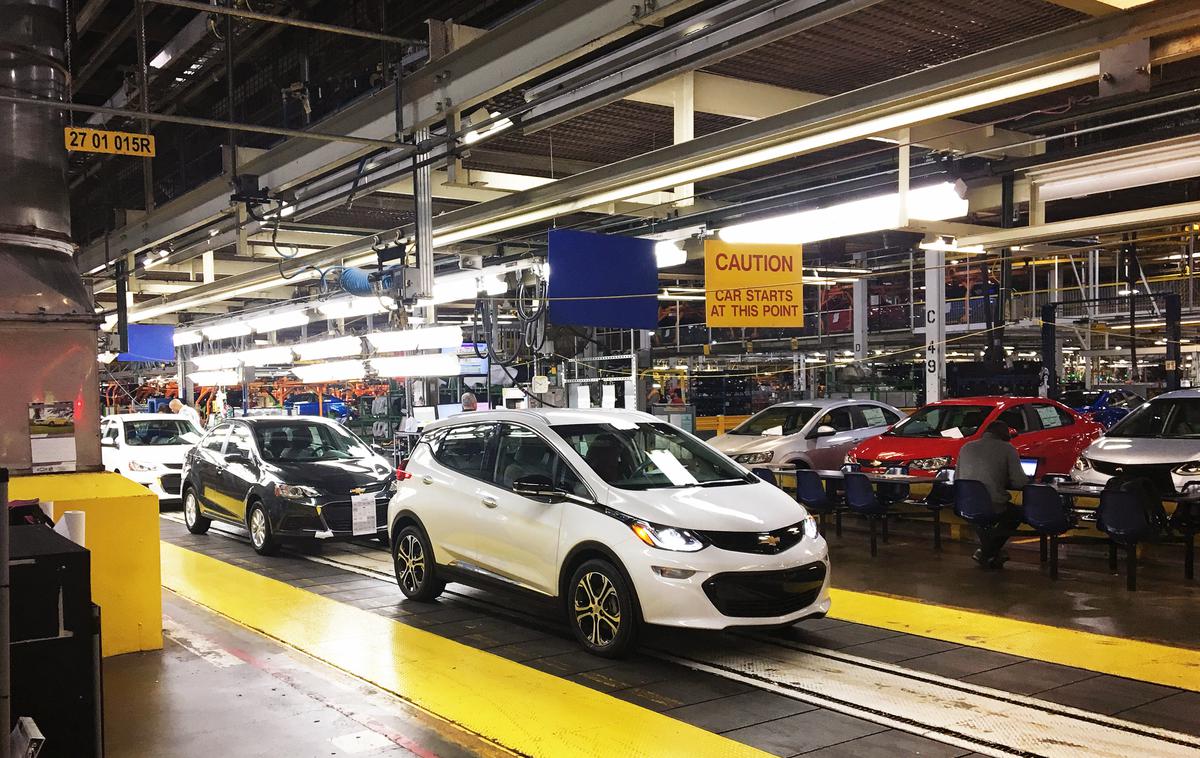 General Motors - električni chevrolet bolt EV | Tudi General Motors je že blizu 200 tisoč izdelanim električnim avtomobilom. | Foto Reuters