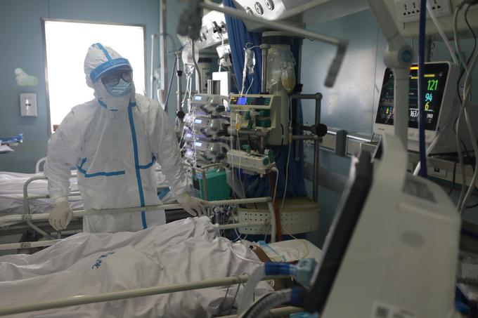 Okuženih je več kot 1.700 zdravstvenih delavcev, umrlo jih je vsaj šest. | Foto: Reuters