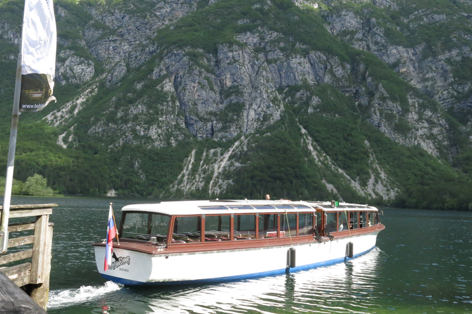 Ladjica Bohinjsko jezero | Foto STA