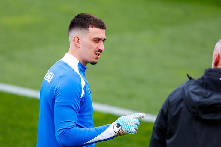 Slovenski vratar Igor Vekić se je na tekmi zelo izkazal. | Foto: Aleš Fevžer