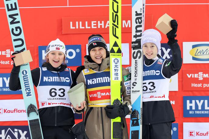 Lillehammer Nika Prevc Nozomi Marujama | Nika Prevc je bila zelo zadovoljna s tretjim mestom. Po sobotnem razočaranju s 15. | Foto Reuters