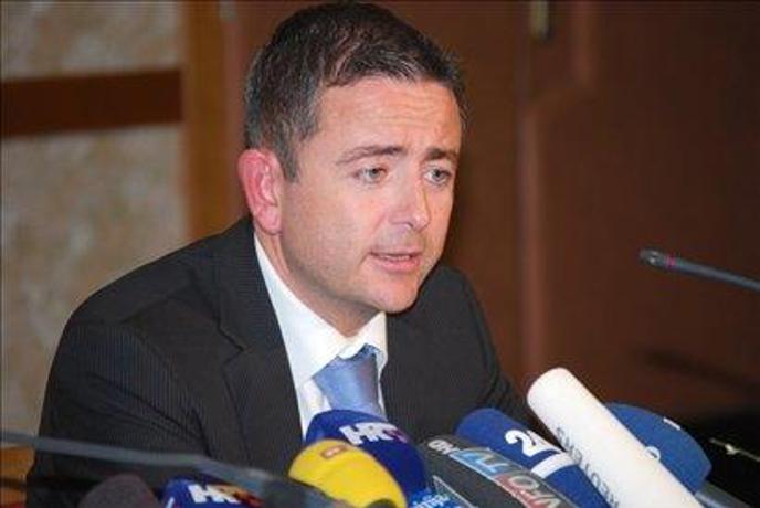 Pahor meni, da je honorar Pogačniku previsok