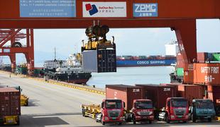 Kitajska še povečala trgovinski presežek z ZDA