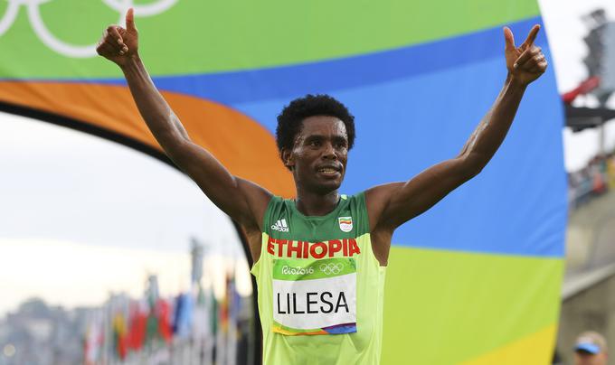 "Če govoriš o demokraciji, te lahko ubijejo," opozarja etiopijski tekač, ki je v Braziliji osvojil olimpijsko medaljo. | Foto: Reuters