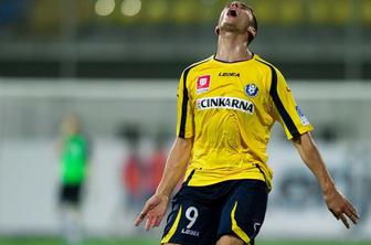 Celjani z dvema igralcema več končali derbi, a mreže niso zatresli