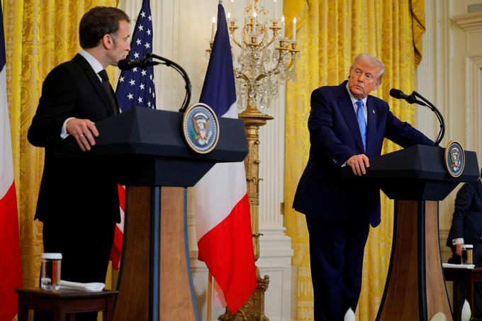 Donald Trump in Emmanuel Macron na tiskovni konferenci po njunem druženju v Beli hiši. | Foto: Reuters