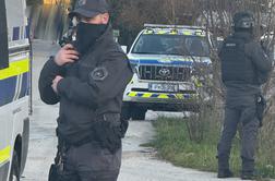 Protestni shod v Novem mestu: policija v pripravljenosti, pričakujejo večjo množico ljudi #vŽivo