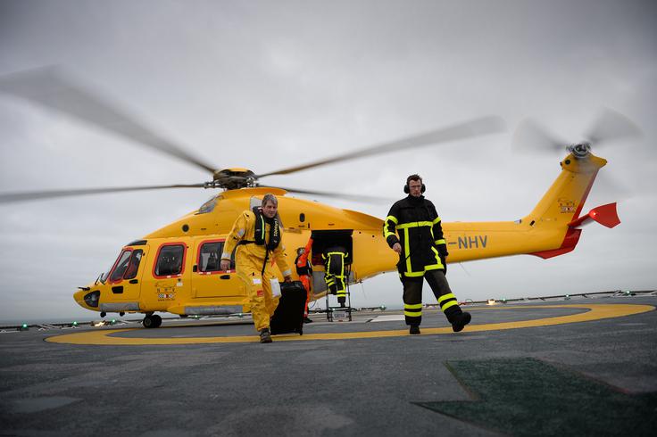 Airbus H175 VIP - poslovni VIP luksuzni helikopter Helikopter H175 so premierno pokazali leta 2008, prvič je poletel leto pozneje, do "serijske" izdelave pa je prišlo leta 2014. Načrtovana proizvodnja oziroma prodaja je do 1.000 primerkov v 20-letnem obdobju. Načrtovan je bil za opravljanje različnih nalog, predvsem iskanje in reševanje (v gorah, na morju …), opravljanje nalog v naftni industriji (rafinerije na morjih …) in za potrebe policije. | Foto: Airbus Helicopters