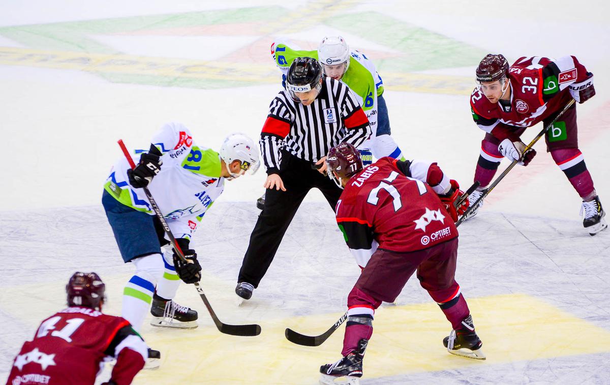 slovenska hokejska reprezentanca  Latvija Slovenija | Slovenski hokejisti so turnir v Belorusiji končali s tremi porazi in eno točko. Lani so v precej močnejši zasedbi zbrali točko več. | Foto HZS