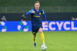 V živo: Preobrat v šestih minutah! Karničnik s 30 metrov zadeva za vodstvo!