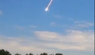 Znanstveniki potrdili: meteorit, ki je padel na hišo, starejši od našega planeta