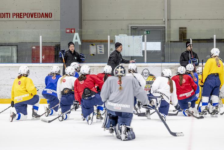 Slovenke bodo prvenstvo divizije II, skupine A gostile na Bledu. | Foto: Ana Kovač