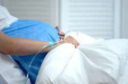 Žalostna zgodba: umrla 27-letna nosečnica na ventilatorju in njen sin
