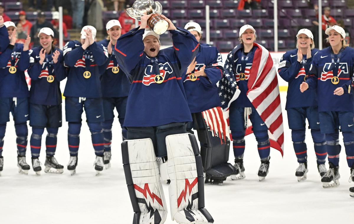 ZDA : Kanada, svetovno prvenstvo | Američanke so v zadnjih minutah s tremi hitrimi goli obrnile tekmo sebi v prid in po letu 2019 znova dvignile pokal za naslov svetovnih prvakinj. | Foto Guliverimage