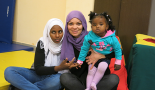 Na Jesenicah rojena somalijska begunka in njena mama dobili azil