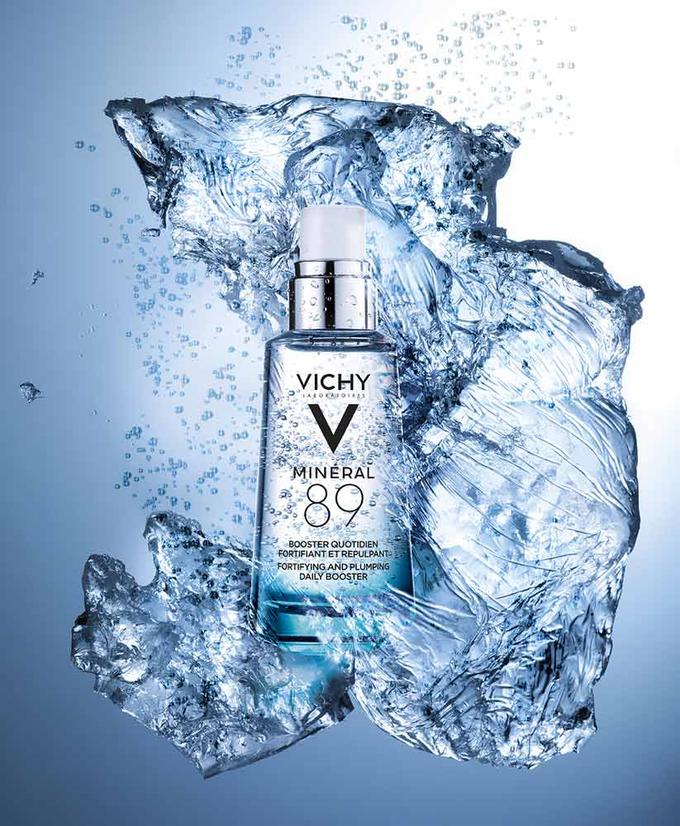 Vichy Mineral 89 booster s hialuronsko kislino neguje kožo in ji poda zdrav in voljen videz. Odpravi pa tudi vse sledi utrujenosti in stresa.  | Foto: 