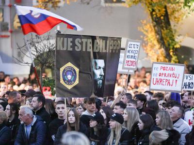 Novomeščanka na protestu: Čas je za korenite spremembe na vseh področjih