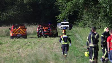 Pri Zagrebu strmoglavilo letalo: ena oseba umrla, štiri so poškodovane